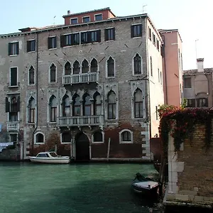 https://at-home-a-palazzo.hotelinveneto.com
