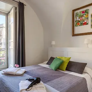 Da Gianni E Lucia With Bathroom In The Center 2*, Catania Italy